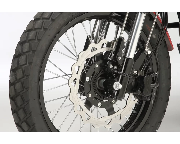 med_fit_macbor-eight-mile-125-new-2023-detalle-neumatico.webp