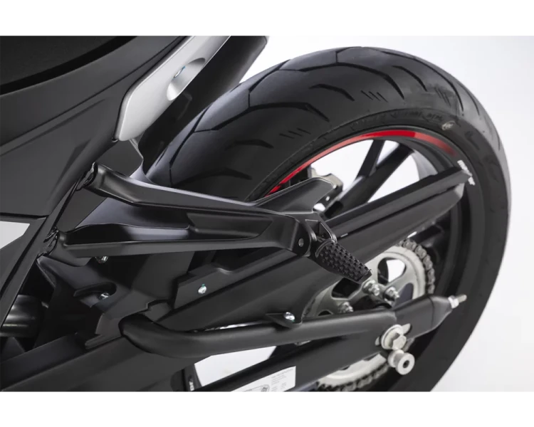 med_fit_macbor-nueva-shifter-125-evo-detalle-estribera.webp