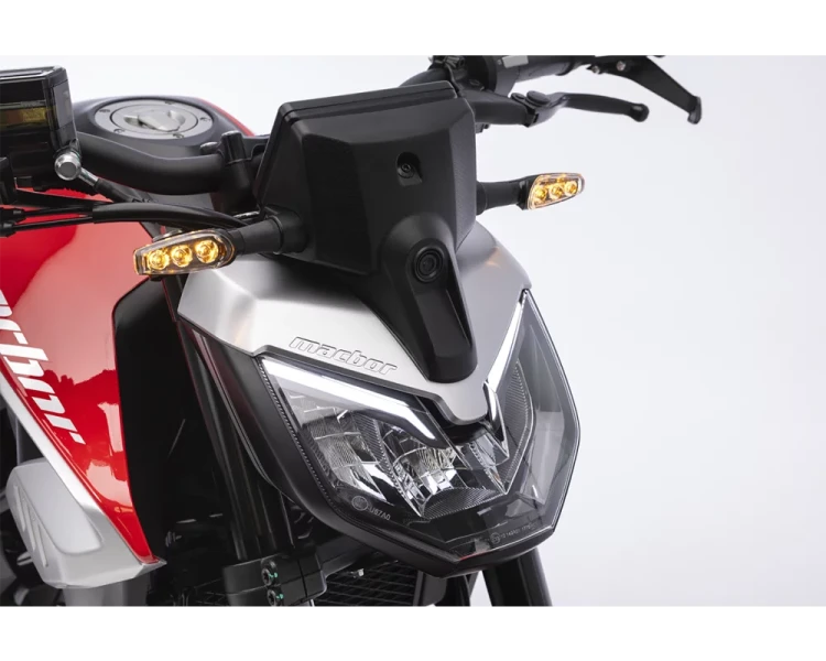 med_fit_macbor-nueva-shifter-125-evo-detalle-frontal-iluminacion-full-led.webp